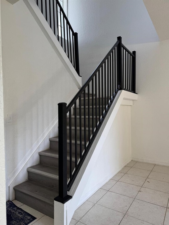 Building Photo - 5665 NW 117th Ave