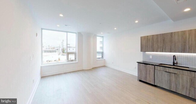 Building Photo - 1 Brown St