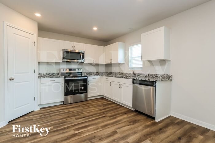 Building Photo - 10083 Cerritos dr