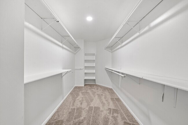 Building Photo - 2406 Parkwood Ln