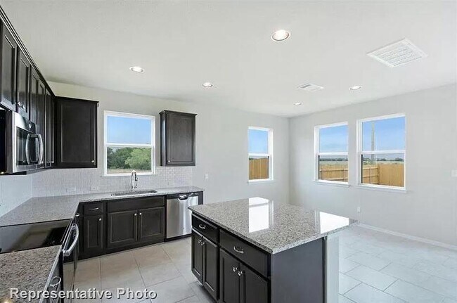 Building Photo - 307 Insider Loop