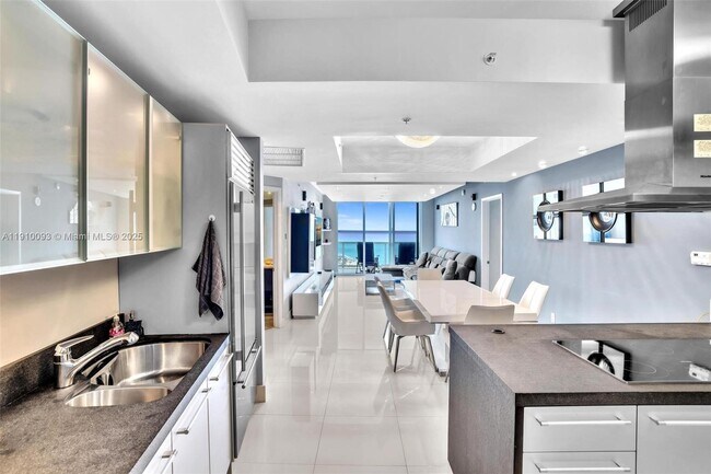 Building Photo - 18201 Collins Ave