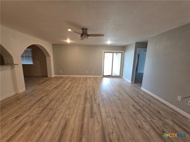 Building Photo - 3101 Westwood Dr