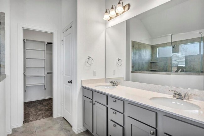 Building Photo - 506 Sixpence Ln