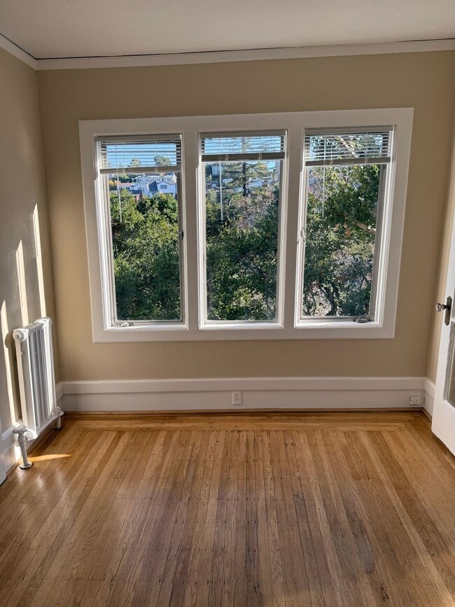 Building Photo - Great 2 Bedroom Rental Home in Crocker Highland District