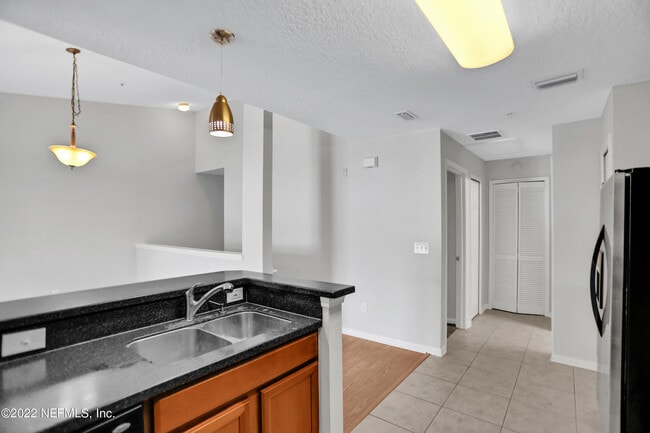 Building Photo - 7051 Deer Lodge Cir