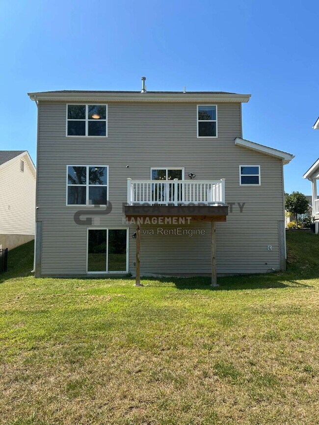 Building Photo - 16732 River Stone Dr