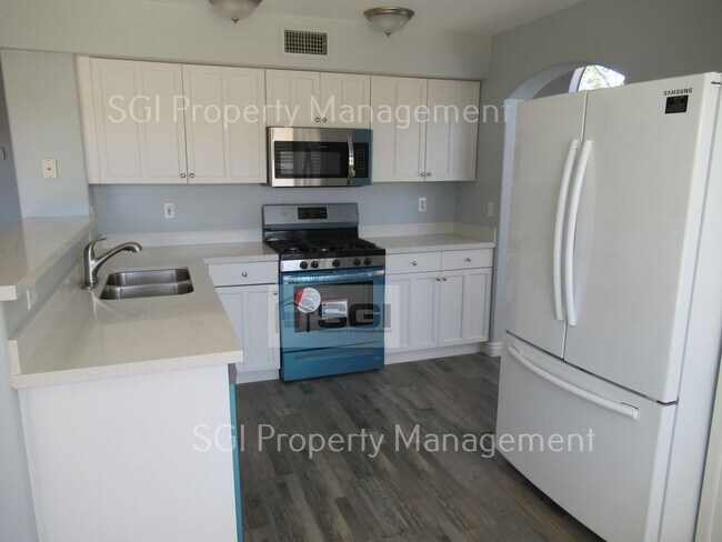 Building Photo - UPGRADED 3 BR CHANDLER HOME!
