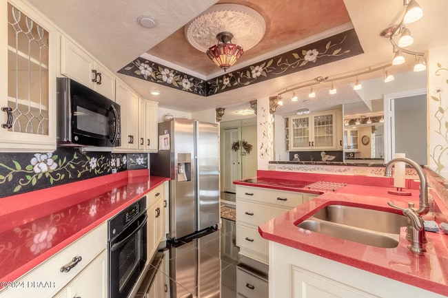 Building Photo - 1 Oceans West Blvd