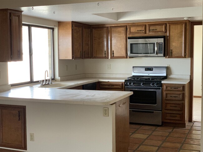 Building Photo - 6511 Amposta Dr