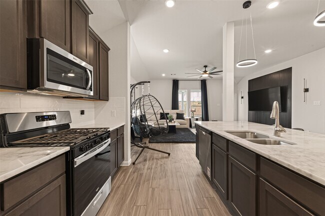 Building Photo - 3013 Chestnut Ln