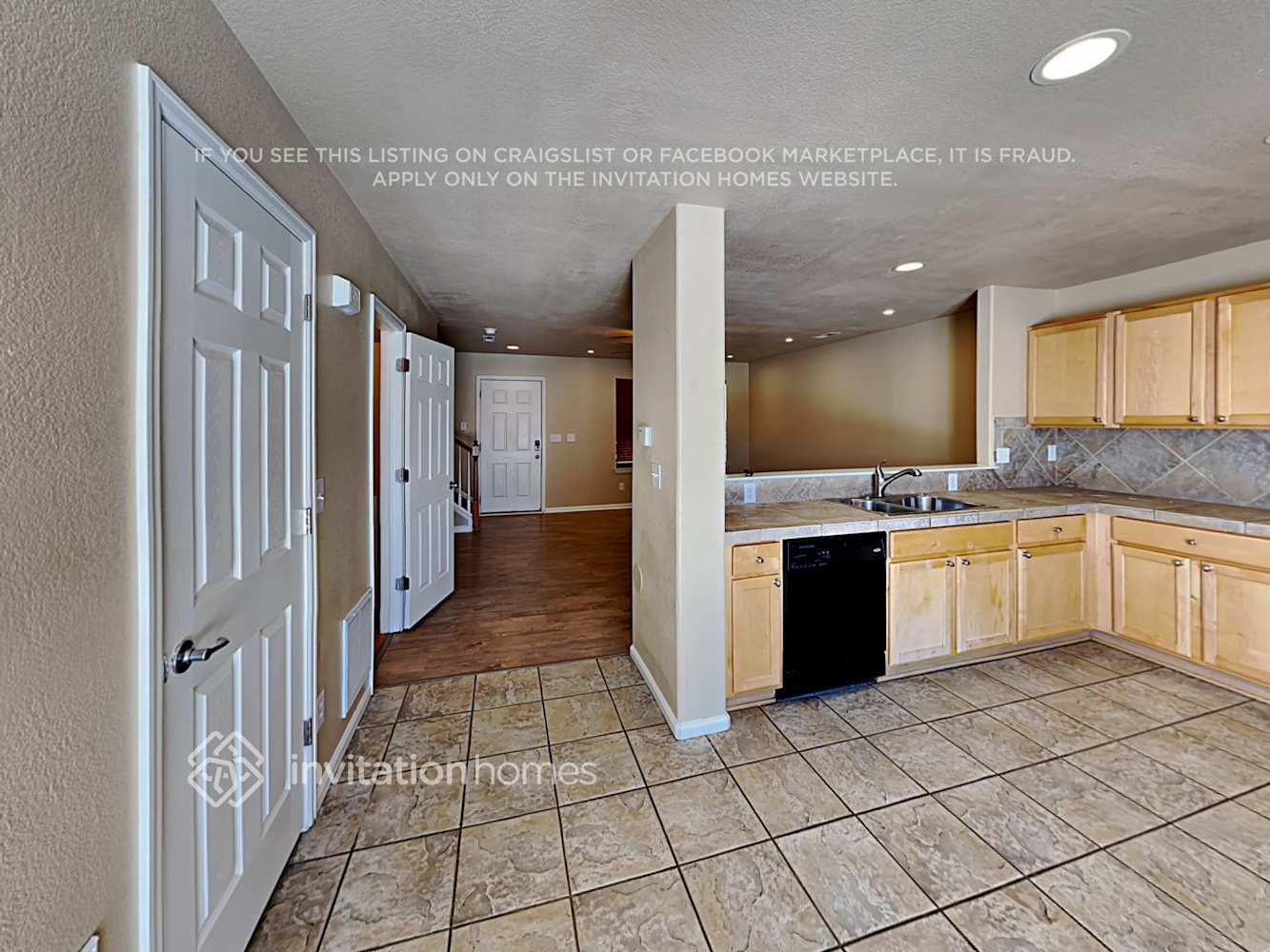 Building Photo - 838 Willow Dr