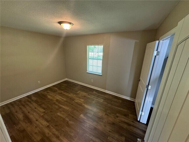 Building Photo - 9851 Abbeys Ln