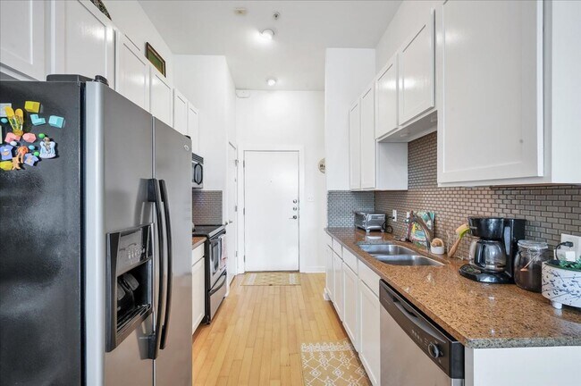 Building Photo - 2931 E 12th St