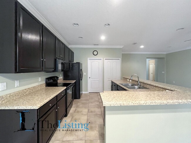 Building Photo - 8825 Isla Bella Dr