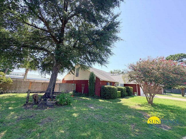 Building Photo - 4504 Boca Dr