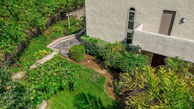 Building Photo - THANKSGIVING SPECIAL, $1,000 of 1st months rent - La Jolla Shores Heights - 4 Bedroom, 2.5 bath w...