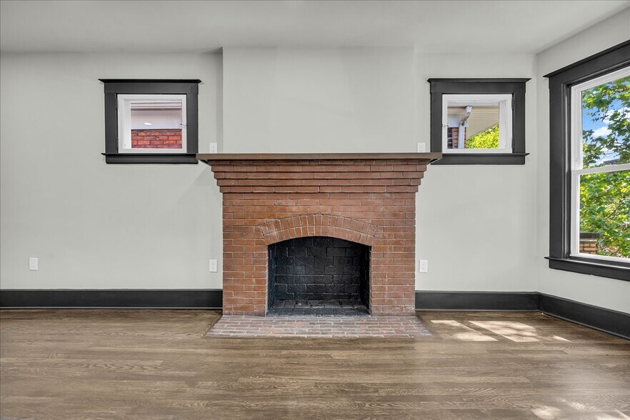 Building Photo - 5238 Commonwealth St