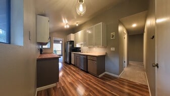 Building Photo - 19124 61st Place NE