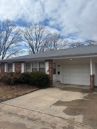 Building Photo - 2011 Bruce Dr