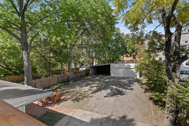 Building Photo - 113 Crestmere Ave