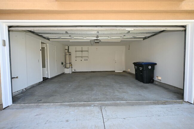 Building Photo - Immaculate 2 story 3 bedroom 2.5 bath house in Laguna Niguel