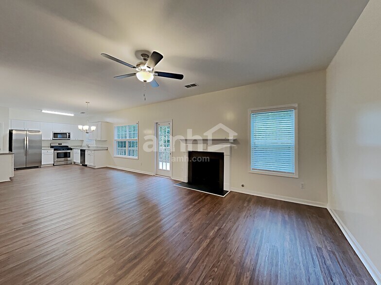 Building Photo - 303 Millpond Pkwy