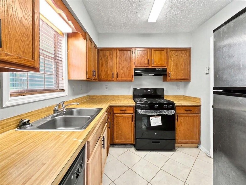 Building Photo - 775 Joseph Club Dr