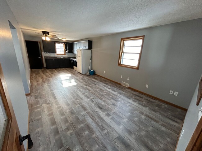 Building Photo - Cute Remodeled 2 bed, 1 bath home in Crosby