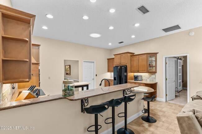 Building Photo - 6656 Rivercrest Dr