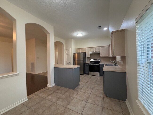 Building Photo - 6310 Pago Ln