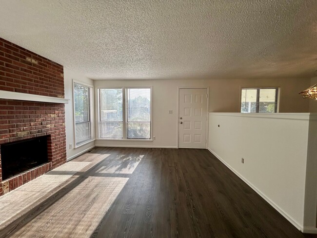 Building Photo - 1732 Cambridge Dr