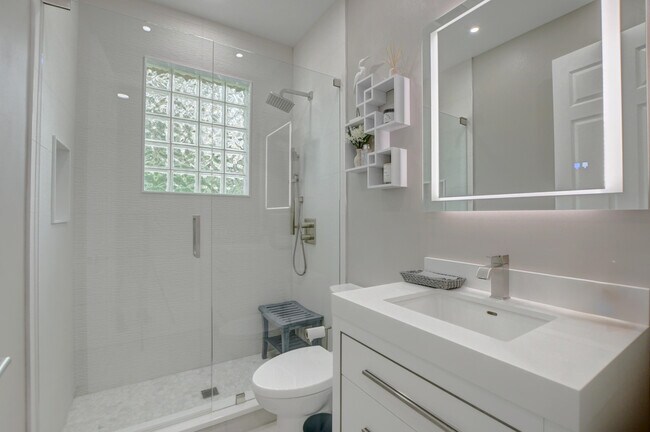 Building Photo - 19211 N Creekshore Ct