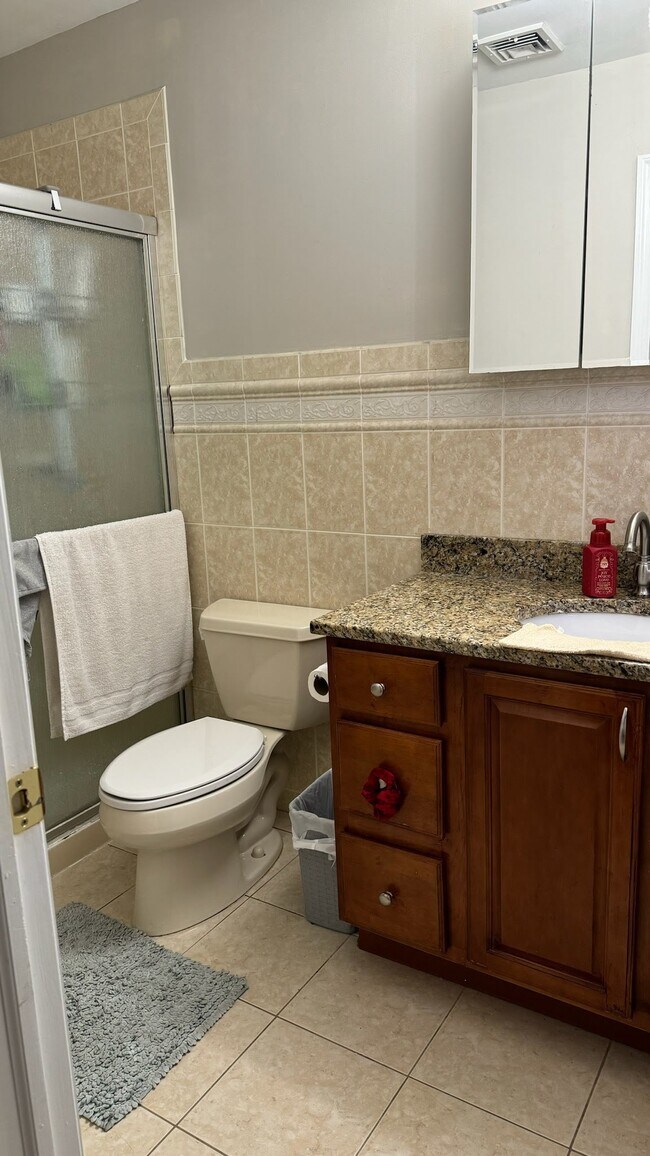 Building Photo - 263 Livingston Ave