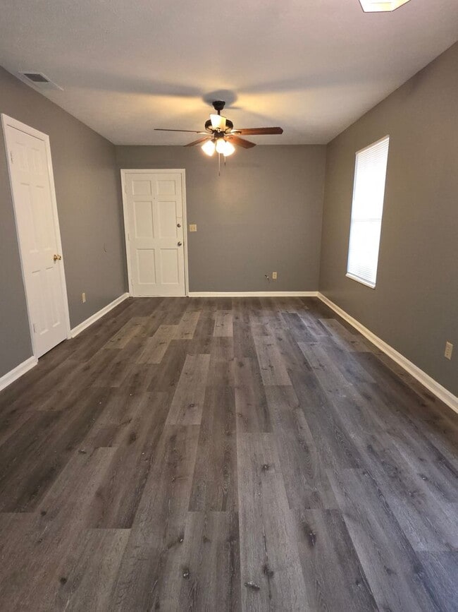 Building Photo - Kings Mountain