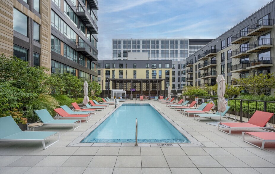 Building Photo - 485 Foley St