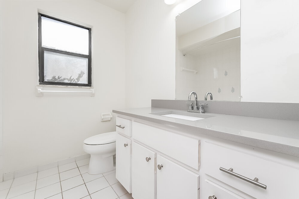 Building Photo - 4828 Crestknoll Ln