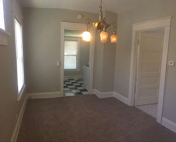 Building Photo - 5251 Warren Ave