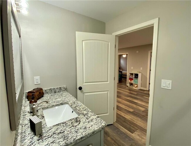 Building Photo - 1095 Mountain Springs Dr