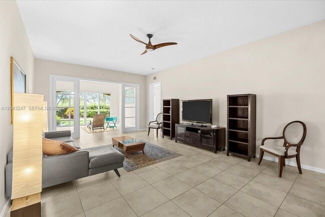 Building Photo - 38 Harbour Isle Dr E