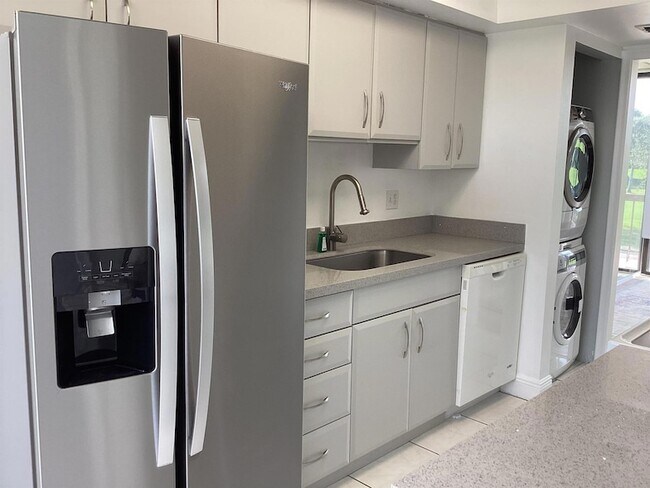 Building Photo - 2308 Bridgewood Dr