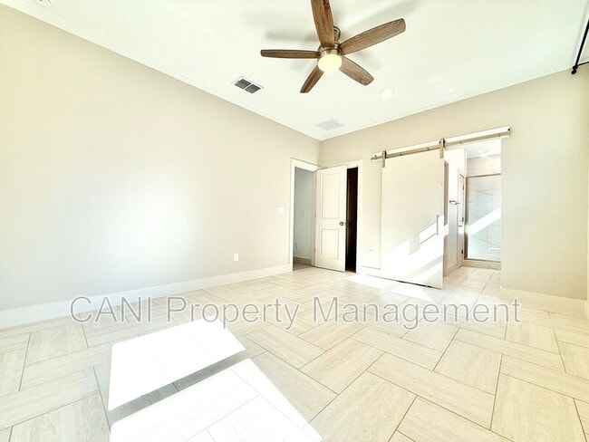 Building Photo - 728 Ellwood Ave