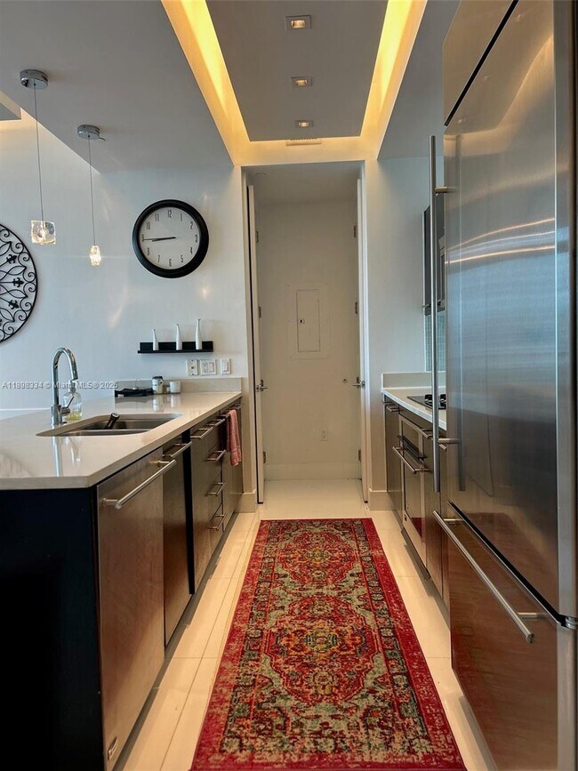 Building Photo - 500 Brickell Ave