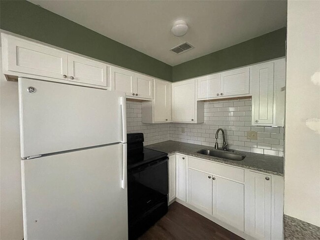 Building Photo - 1137 Jamajo Blvd