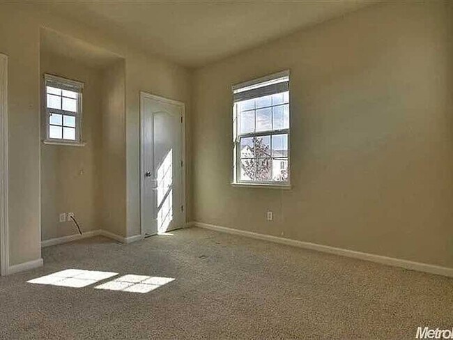 Building Photo - 9035 Crescenda Ln