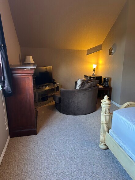 Building Photo - 5026 Sunridge Palms Dr