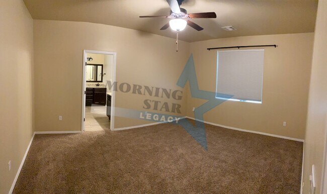Building Photo - Beautiful 4 bed, 2 bath house move in ready! *military discount offered!