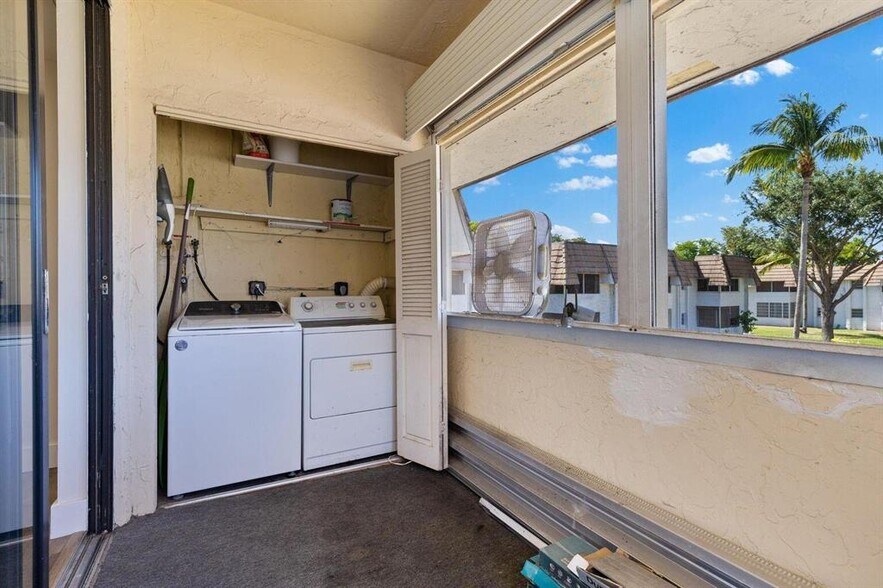 Building Photo - 8406 W Sample Rd