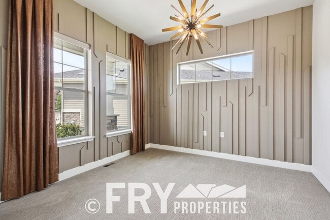 Building Photo - Stunning, Spacious 3bed/3bath Riverdale Ra...