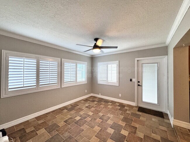 Building Photo - 3465 Balsam Dr